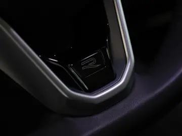 VW Tiguan 2.0 TSI DSG 4M R-Line IQ Pano Nav Key 360