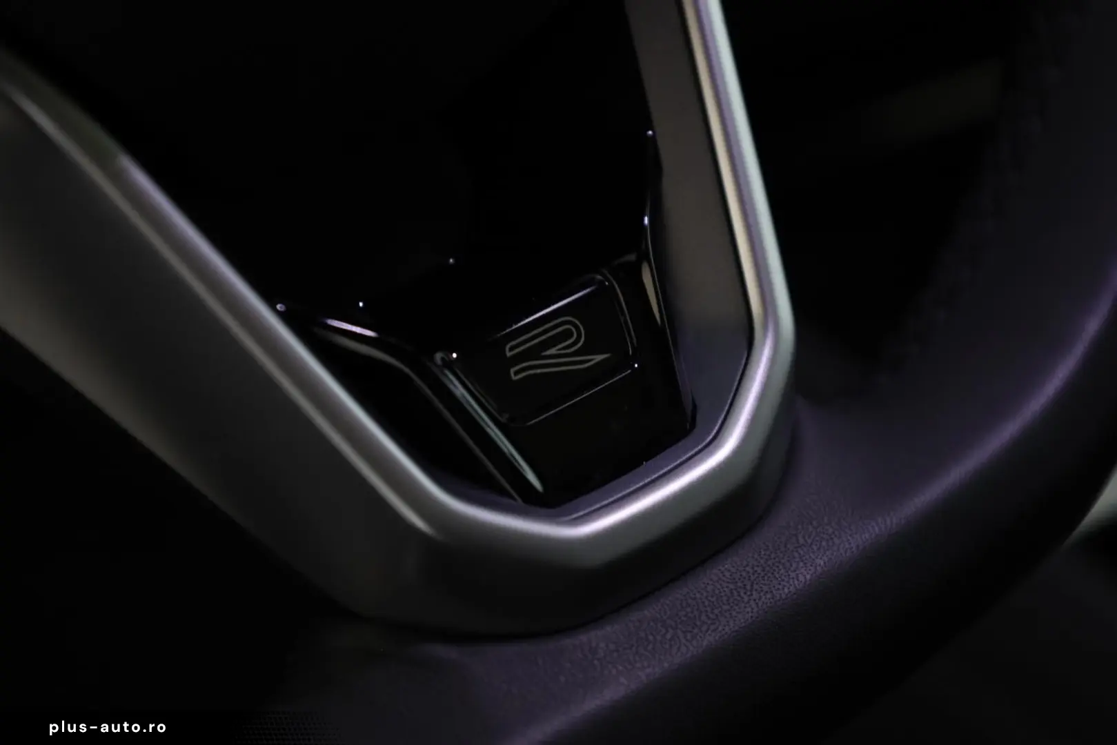 VW Tiguan 2.0 TSI DSG 4M R-Line IQ Pano Nav Key 360