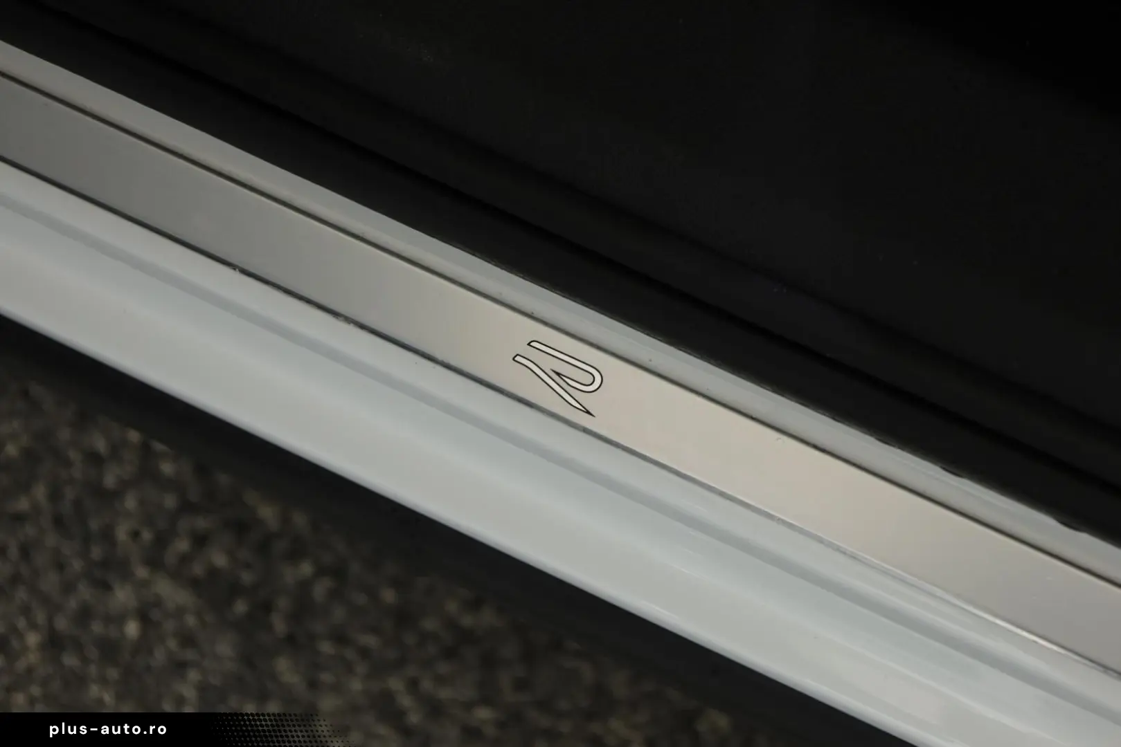 VW Tiguan 2.0 TSI DSG 4M R-Line IQ Pano Nav Key 360