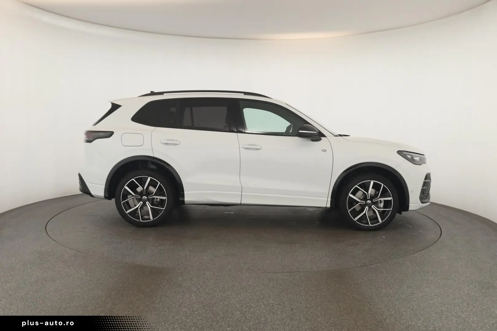 VW Tiguan 2.0 TSI DSG 4M R-Line IQ Pano Nav Key 360