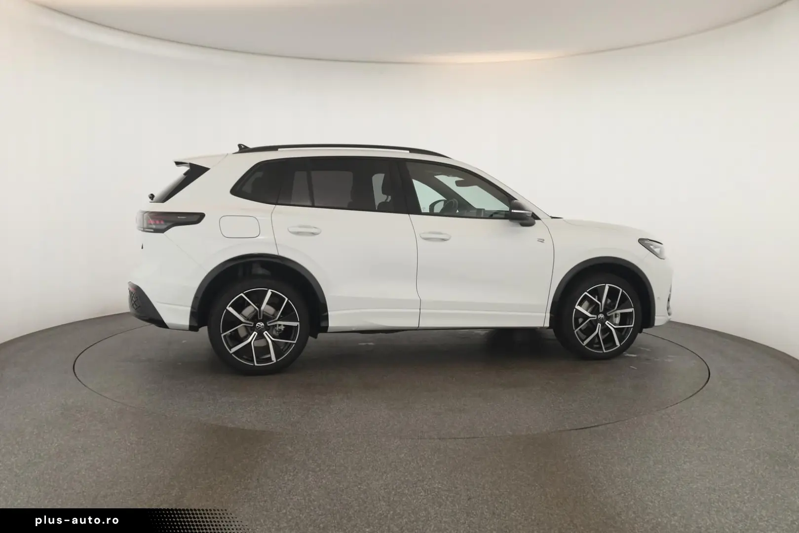 VW Tiguan 2.0 TSI DSG 4M R-Line IQ Pano Nav Key 360
