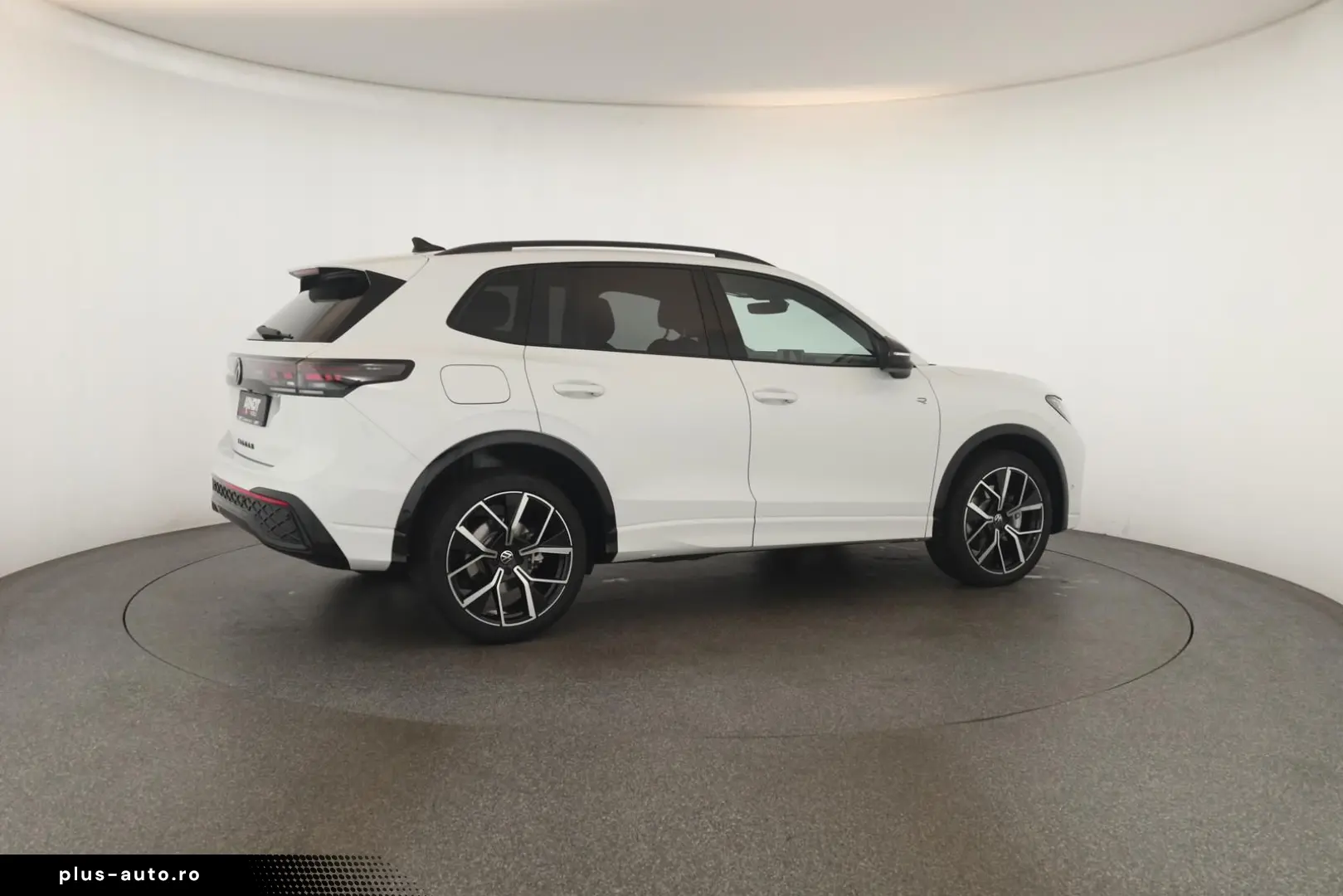 VW Tiguan 2.0 TSI DSG 4M R-Line IQ Pano Nav Key 360