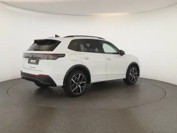 VW Tiguan 2.0 TSI DSG 4M R-Line IQ Pano Nav Key 360