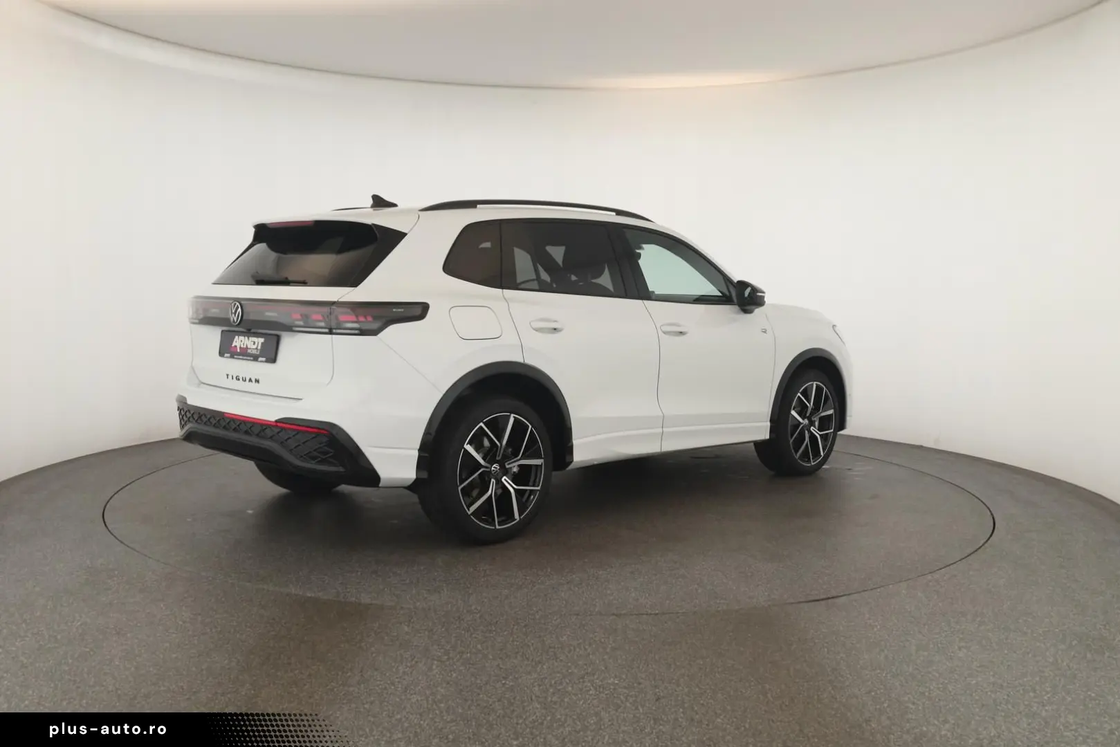 VW Tiguan 2.0 TSI DSG 4M R-Line IQ Pano Nav Key 360