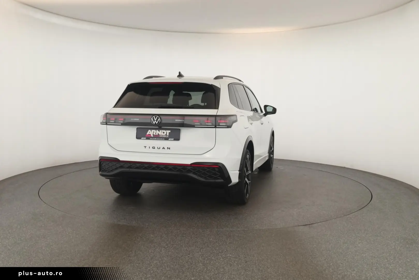 VW Tiguan 2.0 TSI DSG 4M R-Line IQ Pano Nav Key 360