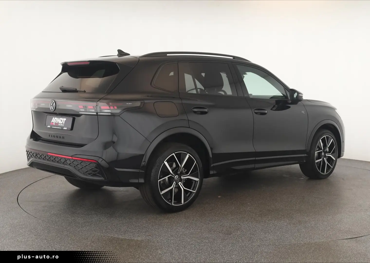 VW Tiguan 2.0 TSI DSG 4M R-Line IQ Pano Nav Key 360