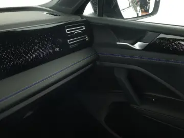 VW Tiguan 2.0 TSI DSG 4M R-Line IQ Pano Nav Key 360