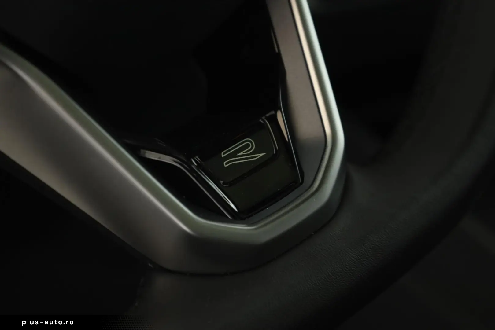 VW Tiguan 2.0 TSI DSG 4M R-Line IQ Pano Nav Key 360