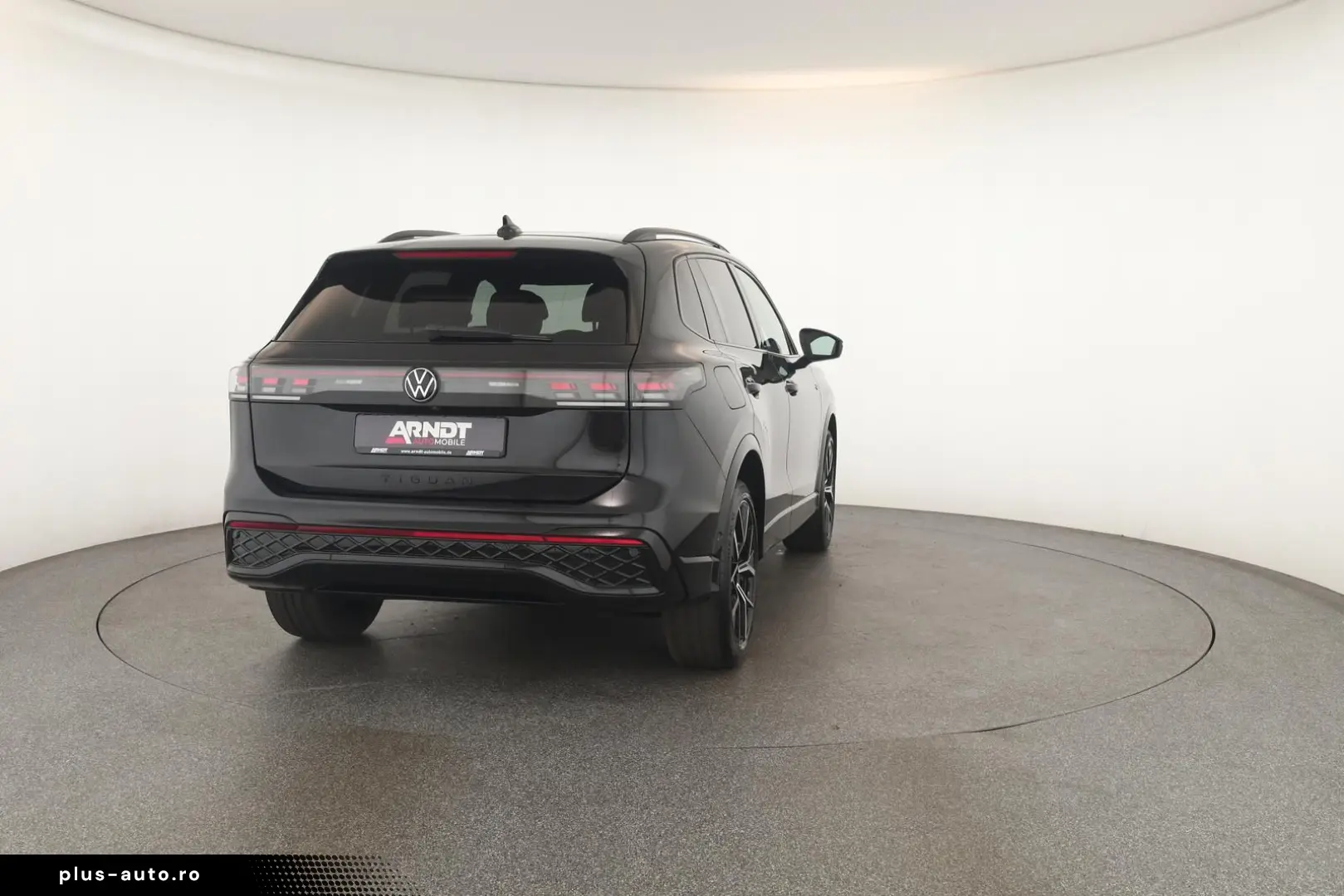 VW Tiguan 2.0 TSI DSG 4M R-Line IQ Pano Nav Key 360