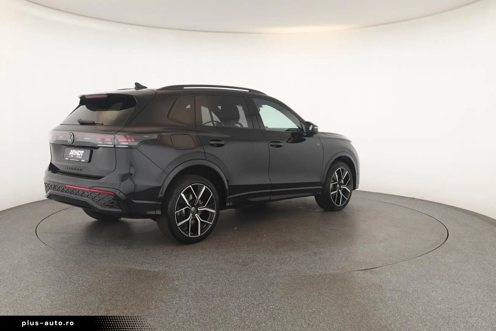 VW Tiguan 2.0 TSI DSG 4M R-Line IQ Pano Nav Key 360