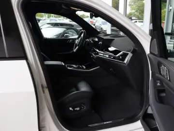 BMW X5 M60i xDrive MProf Assistant Innovation Travel