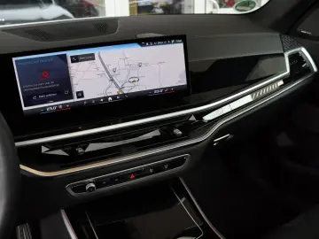 BMW X5 M60i xDrive MProf Assistant Innovation Travel