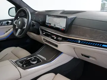 BMW X5 M60 i xDrive EXCLUSIV STHZ AHK PANO ACC MEGA!