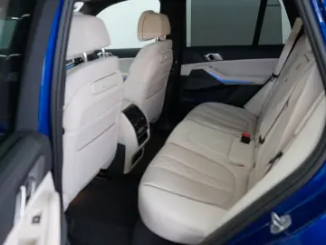 BMW X5 M60 i xDrive EXCLUSIV STHZ AHK PANO ACC MEGA!