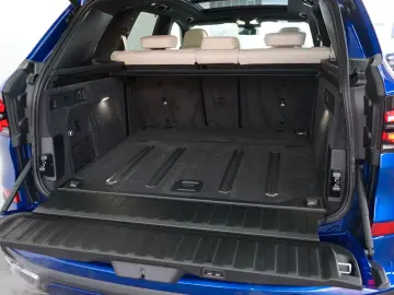 BMW X5 M60 i xDrive EXCLUSIV STHZ AHK PANO ACC MEGA!