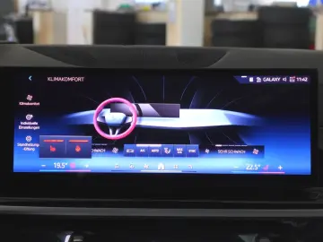 BMW X5 xDr 30d Dach AHK  Luftfederung  NP 112.940