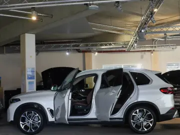 BMW X5 xDr 30d Dach AHK  Luftfederung  NP 112.940