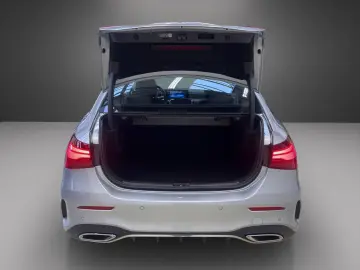 MERCEDES-BENZ A 180 Limousine AMG