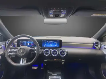 MERCEDES-BENZ A 180 Limousine AMG