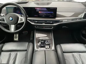 BMW X7 xDrive40d M Sport Pro SkyL AHK StHzg IcGlow