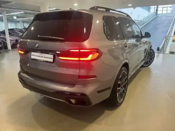BMW X7 xDrive 40d M Sportpaket HUD StandHZG Pano Nav