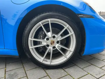 PORSCHE 992 (911) Carrera 4  Sportabgas  Inno-Drive