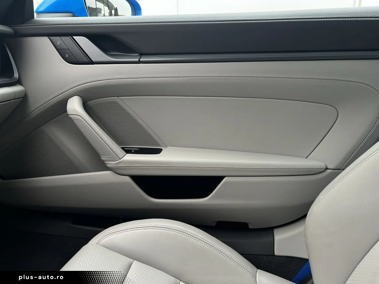 PORSCHE 992 (911) Carrera 4  Sportabgas  Inno-Drive