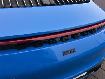 PORSCHE 992 (911) Carrera 4  Sportabgas  Inno-Drive