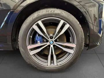 BMW X7 xDr40d M SPORT PRO ExDrive StHz Aktiv AHK Sky