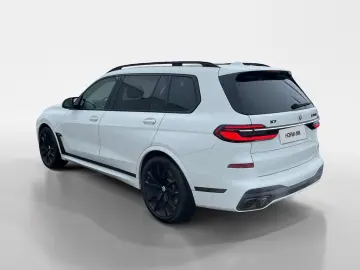 BMW X7 M60i xDrive M Sport Pro ACC Pano 6-Sitzer
