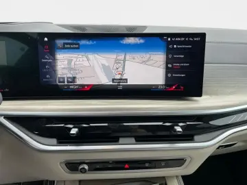 BMW X7 M60i xDrive M Sport Pro ACC Pano 6-Sitzer