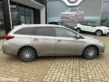Toyota Auris 1.8 VVT-i Automatik Comfort