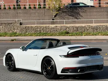 PORSCHE 911 Carrera Cabriolet Aut. 1 Hand Approved 02 28