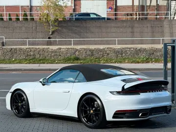 PORSCHE 911 Carrera Cabriolet Aut. 1 Hand Approved 02 28