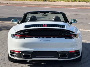PORSCHE 911 Carrera Cabriolet Aut. 1 Hand Approved 02 28
