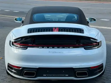 PORSCHE 911 Carrera Cabriolet Aut. 1 Hand Approved 02 28