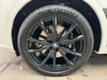 BMW X7 M60i M-Sport Pro Skylounge B&W VOLL!!!