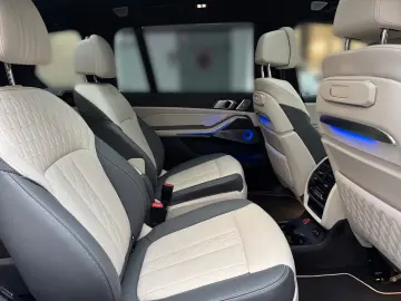 BMW X7 M60i M-Sport Pro Skylounge B&W VOLL!!!
