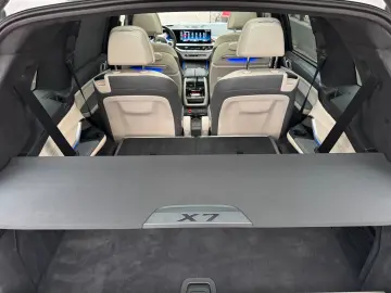 BMW X7 M60i M-Sport Pro Skylounge B&W VOLL!!!