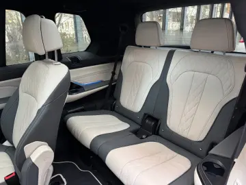 BMW X7 M60i M-Sport Pro Skylounge B&W VOLL!!!