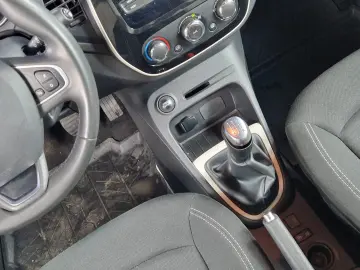 RENAULT CAPTUR 1.5 BLUE DCI 90CP MT5 ZEN 2019