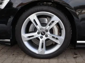 AUDI A8L 60 TFSIe lang DIG.MATRIX NACHT ALLRADLENKUNG