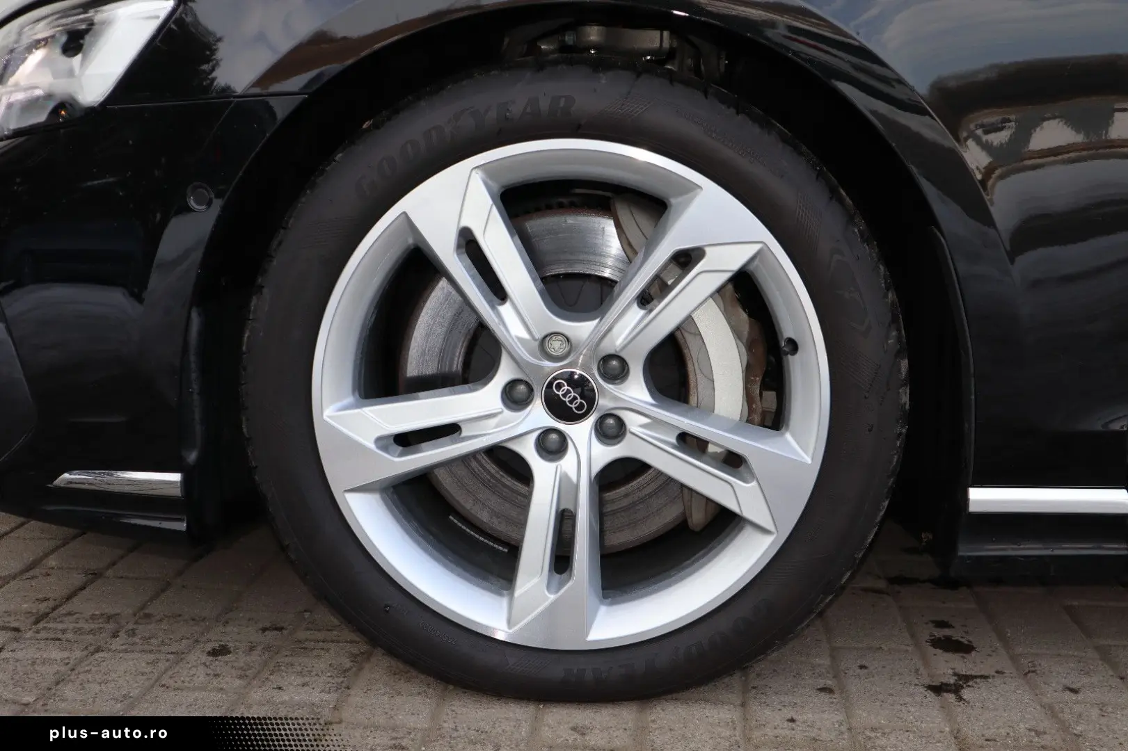 AUDI A8L 60 TFSIe lang DIG.MATRIX NACHT ALLRADLENKUNG