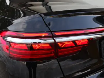 AUDI A8L 60 TFSIe lang DIG.MATRIX NACHT ALLRADLENKUNG