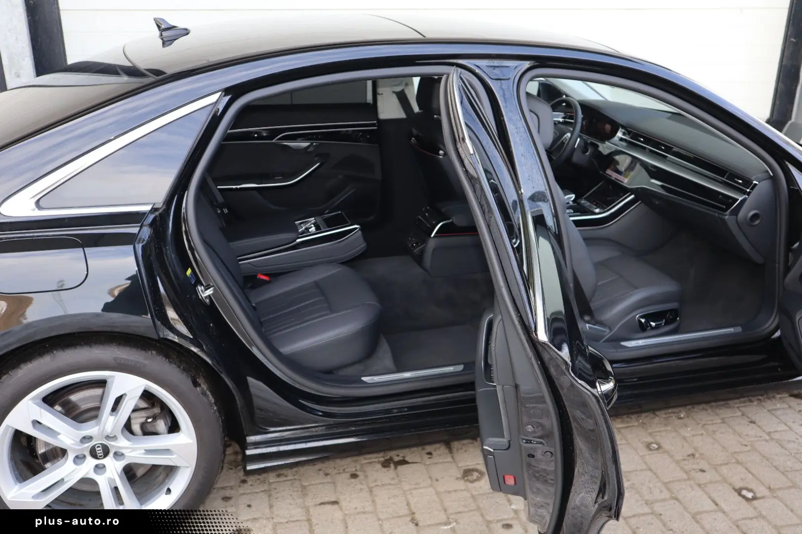 AUDI A8L 60 TFSIe lang DIG.MATRIX NACHT ALLRADLENKUNG