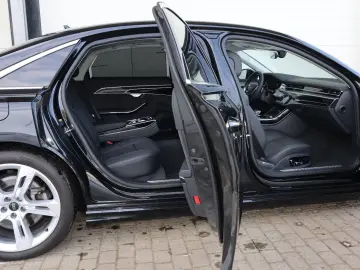 AUDI A8L 60 TFSIe lang DIG.MATRIX NACHT ALLRADLENKUNG