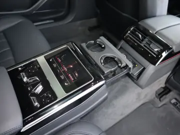 AUDI A8L 60 TFSIe lang DIG.MATRIX NACHT ALLRADLENKUNG