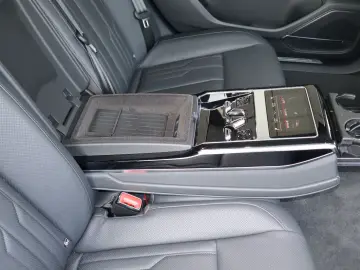 AUDI A8L 60 TFSIe lang DIG.MATRIX NACHT ALLRADLENKUNG