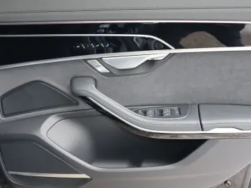 AUDI A8L 60 TFSIe lang DIG.MATRIX NACHT ALLRADLENKUNG