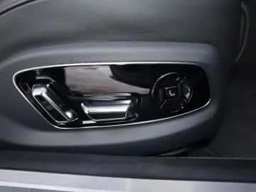 AUDI A8L 60 TFSIe lang DIG.MATRIX NACHT ALLRADLENKUNG